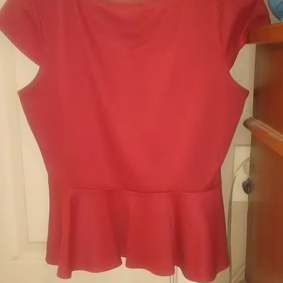 A crop gown blouse - Picture 2 of 2